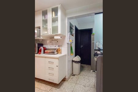 Apartamento à venda com 109m², 3 quartos e 2 vagas Apartamento à venda com 109m², 3 quartos e 2 vagasCozinha e Área de Serviço