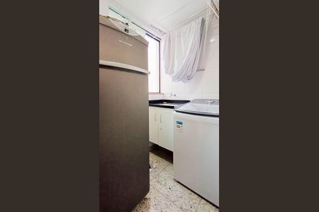 Apartamento à venda com 109m², 3 quartos e 2 vagas Apartamento à venda com 109m², 3 quartos e 2 vagasCozinha e Área de Serviço