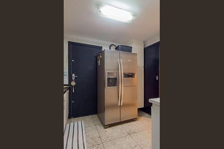 Apartamento à venda com 109m², 3 quartos e 2 vagas Apartamento à venda com 109m², 3 quartos e 2 vagasCozinha e Área de Serviço