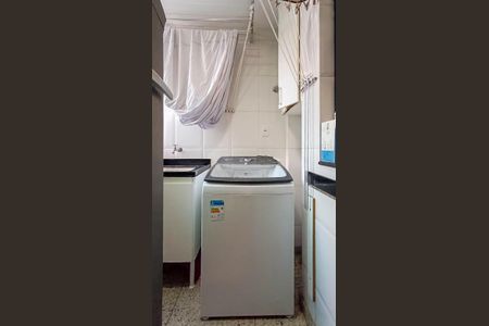 Apartamento à venda com 109m², 3 quartos e 2 vagas Apartamento à venda com 109m², 3 quartos e 2 vagasCozinha e Área de Serviço