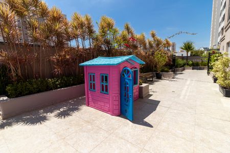 Apartamento à venda com 82m², 3 quartos e 2 vagas Apartamento à venda com 82m², 3 quartos e 2 vagasÁrea comum - Playground