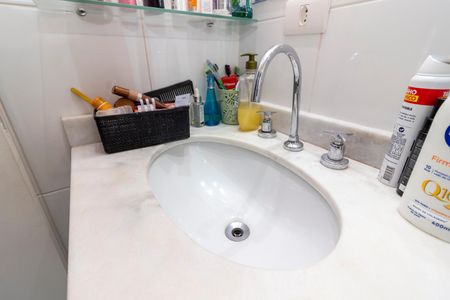 Apartamento à venda com 82m², 3 quartos e 2 vagas Apartamento à venda com 82m², 3 quartos e 2 vagasBanheiro da Suíte