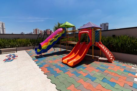 Apartamento à venda com 82m², 3 quartos e 2 vagas Apartamento à venda com 82m², 3 quartos e 2 vagasÁrea comum - Playground