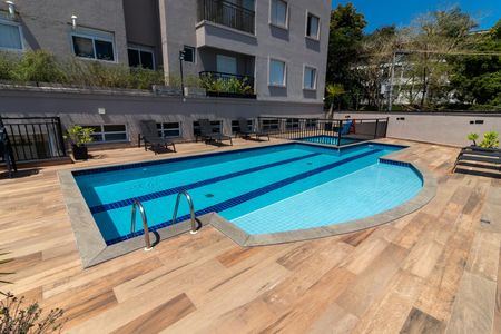 Apartamento à venda com 82m², 3 quartos e 2 vagas Apartamento à venda com 82m², 3 quartos e 2 vagasÁrea comum - Piscina