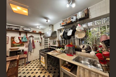 Casa para alugar com 400m², 4 quartos e 4 vagas Casa para alugar com 400m², 4 quartos e 4 vagasCozinha