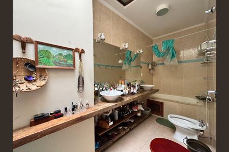 Casa para alugar com 400m², 4 quartos e 4 vagas Casa para alugar com 400m², 4 quartos e 4 vagasBanheiro da Suíte