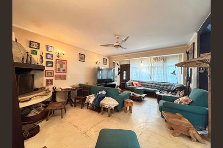 Casa para alugar com 400m², 4 quartos e 4 vagas Casa para alugar com 400m², 4 quartos e 4 vagasSala