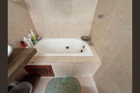 Casa para alugar com 400m², 4 quartos e 4 vagas Casa para alugar com 400m², 4 quartos e 4 vagasBanheiro da Suíte