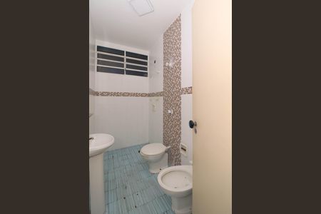 Casa à venda com 282m², 4 quartos e 8 vagas Casa à venda com 282m², 4 quartos e 8 vagasBanheiro 2