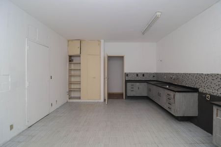 Casa à venda com 282m², 4 quartos e 8 vagas Casa à venda com 282m², 4 quartos e 8 vagasCozinha