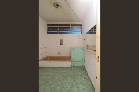 Casa à venda com 282m², 4 quartos e 8 vagas Casa à venda com 282m², 4 quartos e 8 vagasBanheiro 1