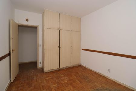 Casa à venda com 282m², 4 quartos e 8 vagas Casa à venda com 282m², 4 quartos e 8 vagasQuarto 1