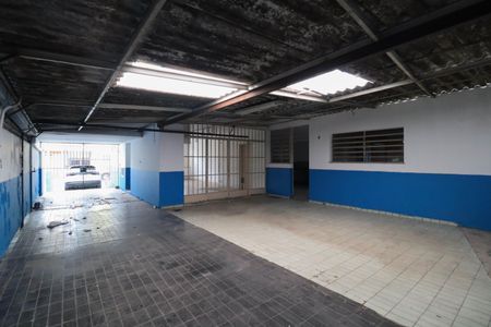 Casa à venda com 282m², 4 quartos e 8 vagas Casa à venda com 282m², 4 quartos e 8 vagasGaragem