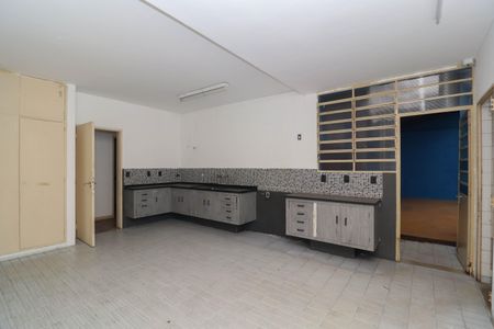 Casa à venda com 282m², 4 quartos e 8 vagas Casa à venda com 282m², 4 quartos e 8 vagasCozinha