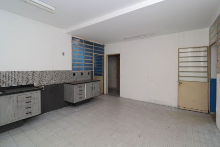 Casa à venda com 282m², 4 quartos e 8 vagas Casa à venda com 282m², 4 quartos e 8 vagasCozinha