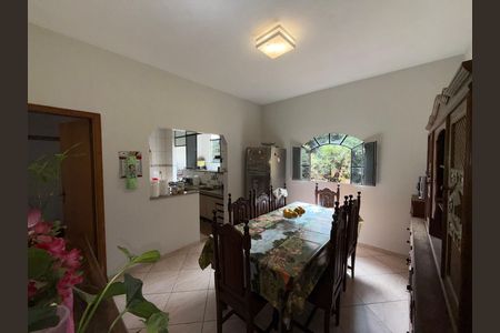 Casa à venda com 180m², 3 quartos e 1 vagaSala