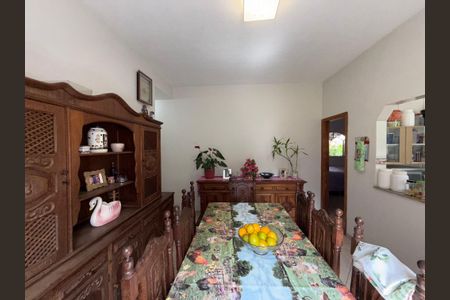 Sala de casa à venda com 3 quartos, 180m² em São Marcos, Belo Horizonte