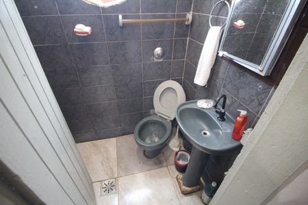 Banheiro de casa à venda com 2 quartos, 700m² em Eldorado, Contagem