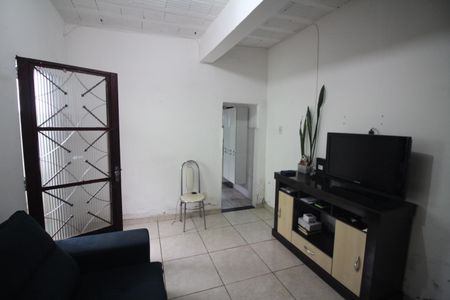 Sala de casa à venda com 2 quartos, 700m² em Eldorado, Contagem