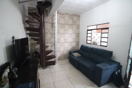 Sala de casa à venda com 2 quartos, 700m² em Eldorado, Contagem