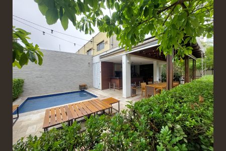 Apartamento à venda com 67m², 2 quartos e 1 vagaÁrea comum