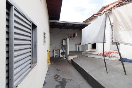 Casa à venda com 250m², 3 quartos e 3 vagas Casa à venda com 250m², 3 quartos e 3 vagasÁrea de Serviço