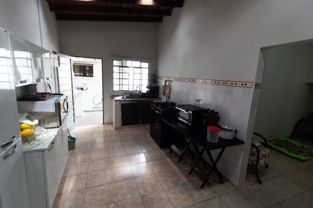 Casa à venda com 250m², 3 quartos e 3 vagas Casa à venda com 250m², 3 quartos e 3 vagasCozinha