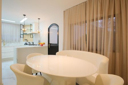 Casa de condomínio à venda com 356m², 5 quartos e 4 vagas Casa de condomínio à venda com 356m², 5 quartos e 4 vagasCopa