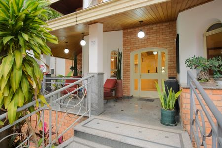 Casa de condomínio à venda com 356m², 5 quartos e 4 vagas Casa de condomínio à venda com 356m², 5 quartos e 4 vagasÁrea comum