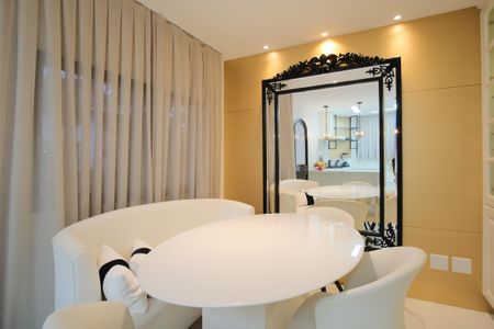 Casa de condomínio à venda com 356m², 5 quartos e 4 vagas Casa de condomínio à venda com 356m², 5 quartos e 4 vagasCopa