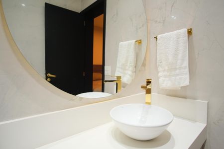 Casa de condomínio à venda com 356m², 5 quartos e 4 vagas Casa de condomínio à venda com 356m², 5 quartos e 4 vagasBanheiro da Suíte 3