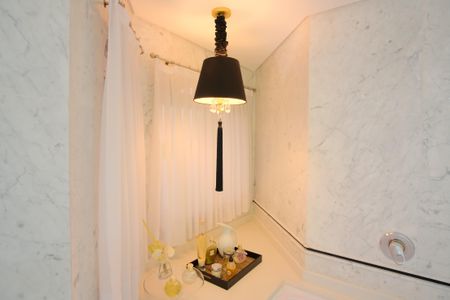 Casa de condomínio à venda com 356m², 5 quartos e 4 vagas Casa de condomínio à venda com 356m², 5 quartos e 4 vagasBanheiro da Suíte 1