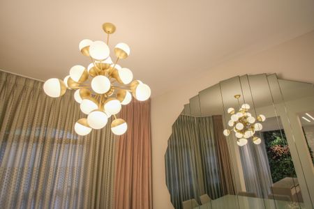 Casa de condomínio à venda com 356m², 5 quartos e 4 vagas Casa de condomínio à venda com 356m², 5 quartos e 4 vagasSala de Jantar