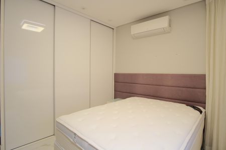 Casa de condomínio à venda com 356m², 5 quartos e 4 vagas Casa de condomínio à venda com 356m², 5 quartos e 4 vagasSuíte 2