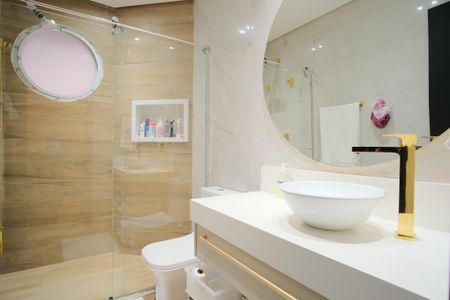 Casa de condomínio à venda com 356m², 5 quartos e 4 vagas Casa de condomínio à venda com 356m², 5 quartos e 4 vagasBanheiro da Suíte 3