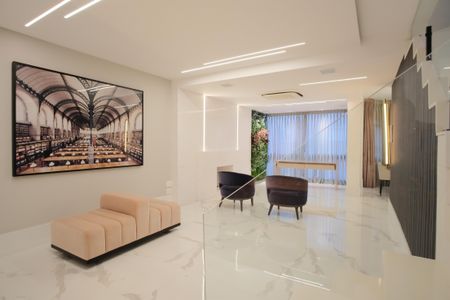 Casa de condomínio à venda com 356m², 5 quartos e 4 vagas Casa de condomínio à venda com 356m², 5 quartos e 4 vagasSala