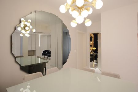 Casa de condomínio à venda com 356m², 5 quartos e 4 vagas Casa de condomínio à venda com 356m², 5 quartos e 4 vagasSala de Jantar