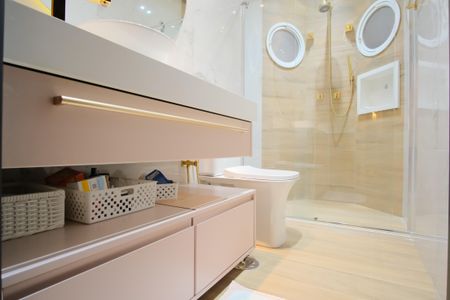 Casa de condomínio à venda com 356m², 5 quartos e 4 vagas Casa de condomínio à venda com 356m², 5 quartos e 4 vagasBanheiro da Suíte 2