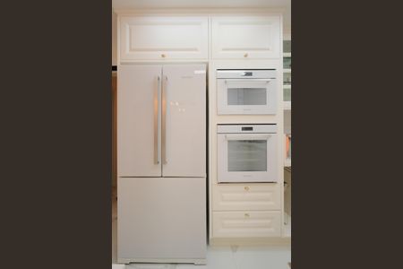 Casa de condomínio à venda com 356m², 5 quartos e 4 vagas Casa de condomínio à venda com 356m², 5 quartos e 4 vagasCozinha