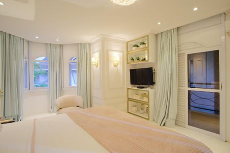 Casa de condomínio à venda com 356m², 5 quartos e 4 vagas Casa de condomínio à venda com 356m², 5 quartos e 4 vagasSuíte 1