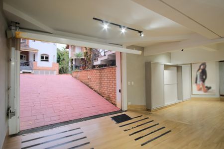 Casa de condomínio à venda com 356m², 5 quartos e 4 vagas Casa de condomínio à venda com 356m², 5 quartos e 4 vagasGaragem