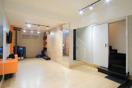 Casa de condomínio à venda com 356m², 5 quartos e 4 vagas Casa de condomínio à venda com 356m², 5 quartos e 4 vagasGaragem