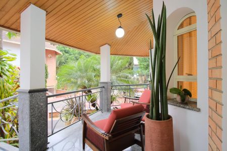 Casa de condomínio à venda com 356m², 5 quartos e 4 vagas Casa de condomínio à venda com 356m², 5 quartos e 4 vagasÁrea comum