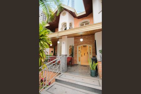 Casa de condomínio à venda com 356m², 5 quartos e 4 vagas Casa de condomínio à venda com 356m², 5 quartos e 4 vagasÁrea comum