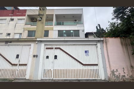 Casa à venda com 276m², 3 quartos e 3 vagasFachada + Placa