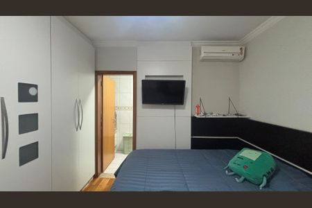 Casa à venda com 276m², 3 quartos e 3 vagasSuíte 3