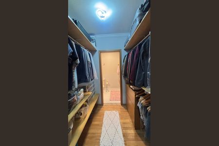 Casa à venda com 276m², 3 quartos e 3 vagasSuite Closet