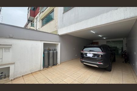 Casa à venda com 276m², 3 quartos e 3 vagasGaragem