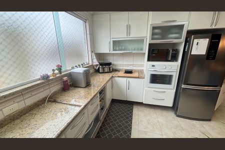 Casa à venda com 276m², 3 quartos e 3 vagasCozinha