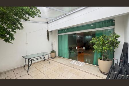 Casa à venda com 276m², 3 quartos e 3 vagasQuintal